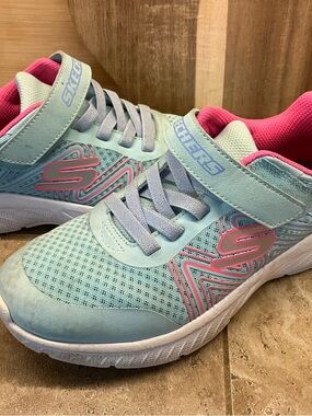 Skechers Kids Mint Green & Pink Hook-and-Loop Athletic Sneakers